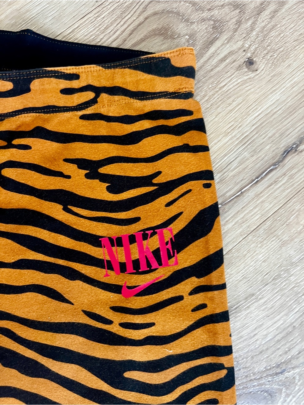 Nike Tiger Stripe Leggings - Brown & Black - Picture 3 of 4